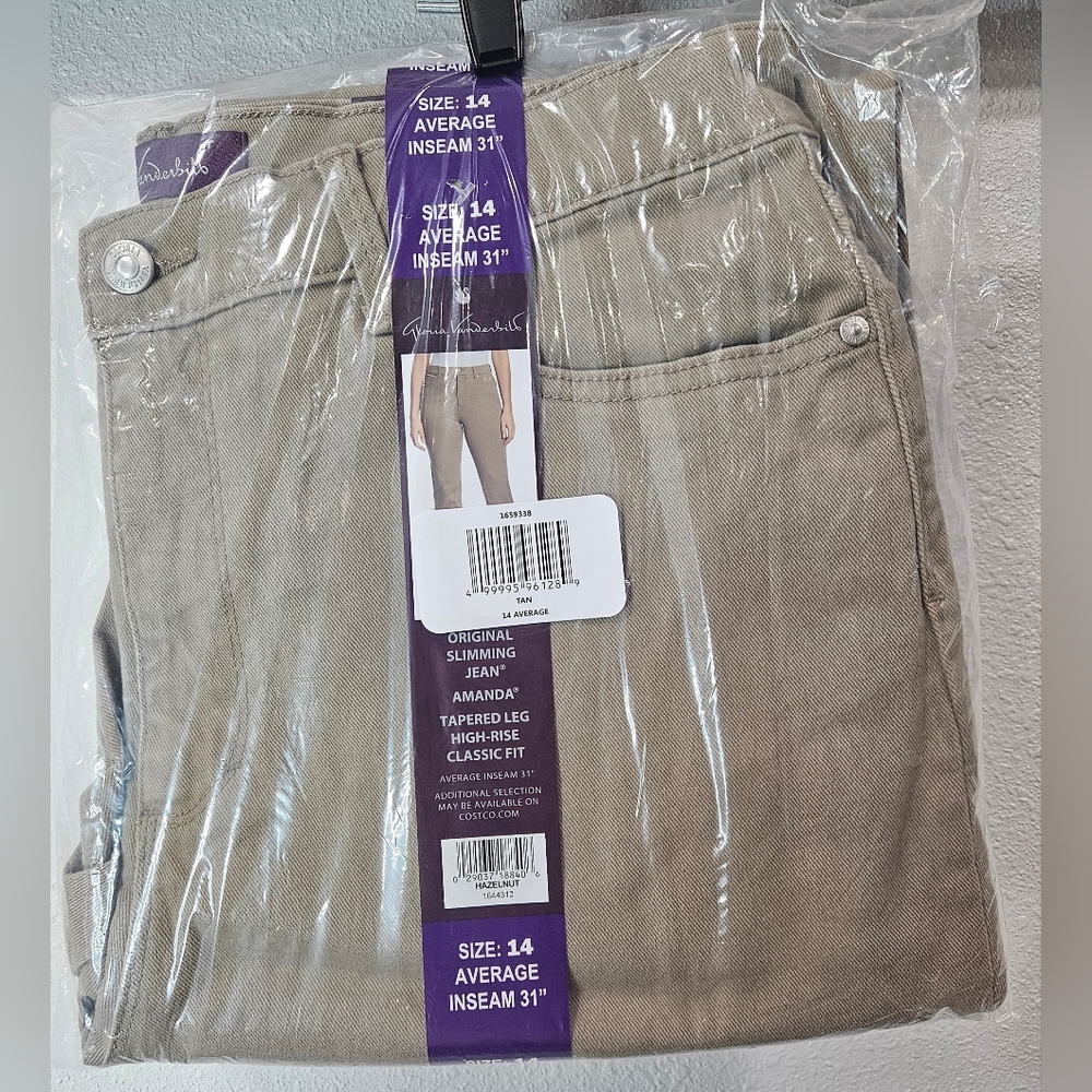 NWT Gloria Vanderbilt Amanda Jeans Womens 14